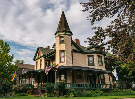 Hummingbird Inn - Easton gay Bed & Breakfast